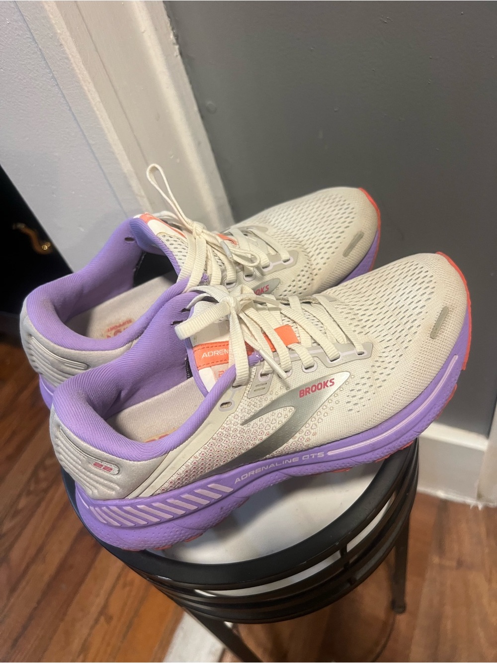 Brooks Adrenaline US 7.5 uk 5.5 Women Lace-Up Low Top Mesh White/Purple/Orange